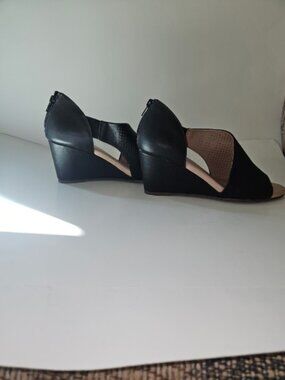 Journee Collection Black Slingback Wedge